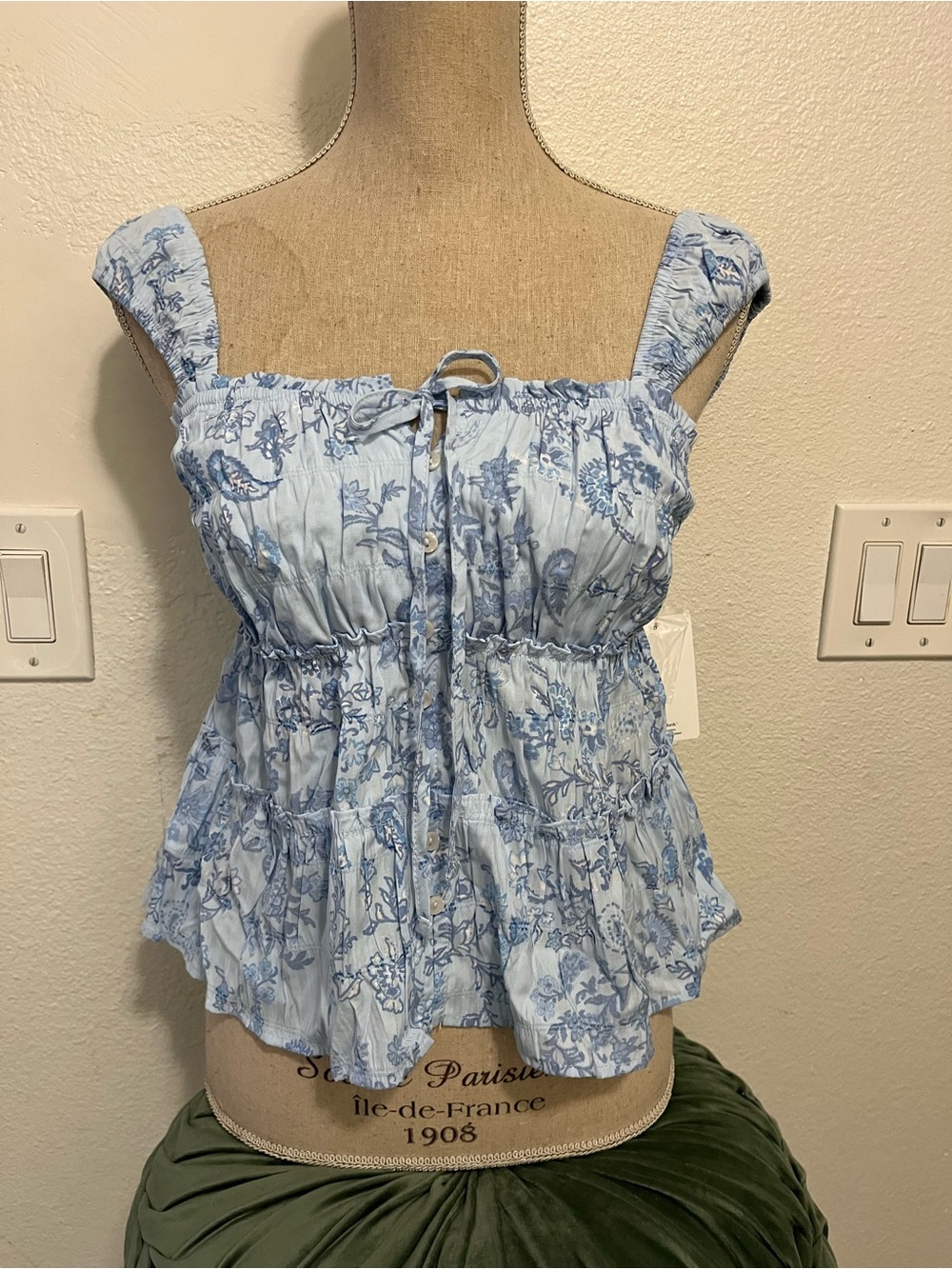 Kohl's Light Blue Floral Tie-Front Ruffle Camisole